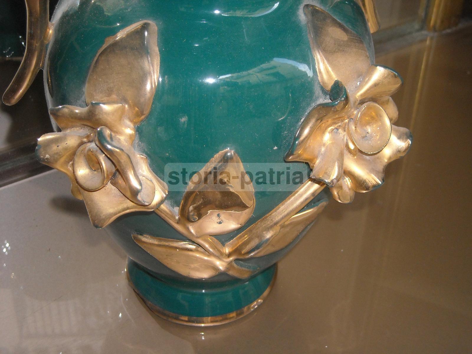 Arte Decorativa, Design, Elegante Vaso Soprammobile, Decori Floreali Dorati Rilievo immagine 6