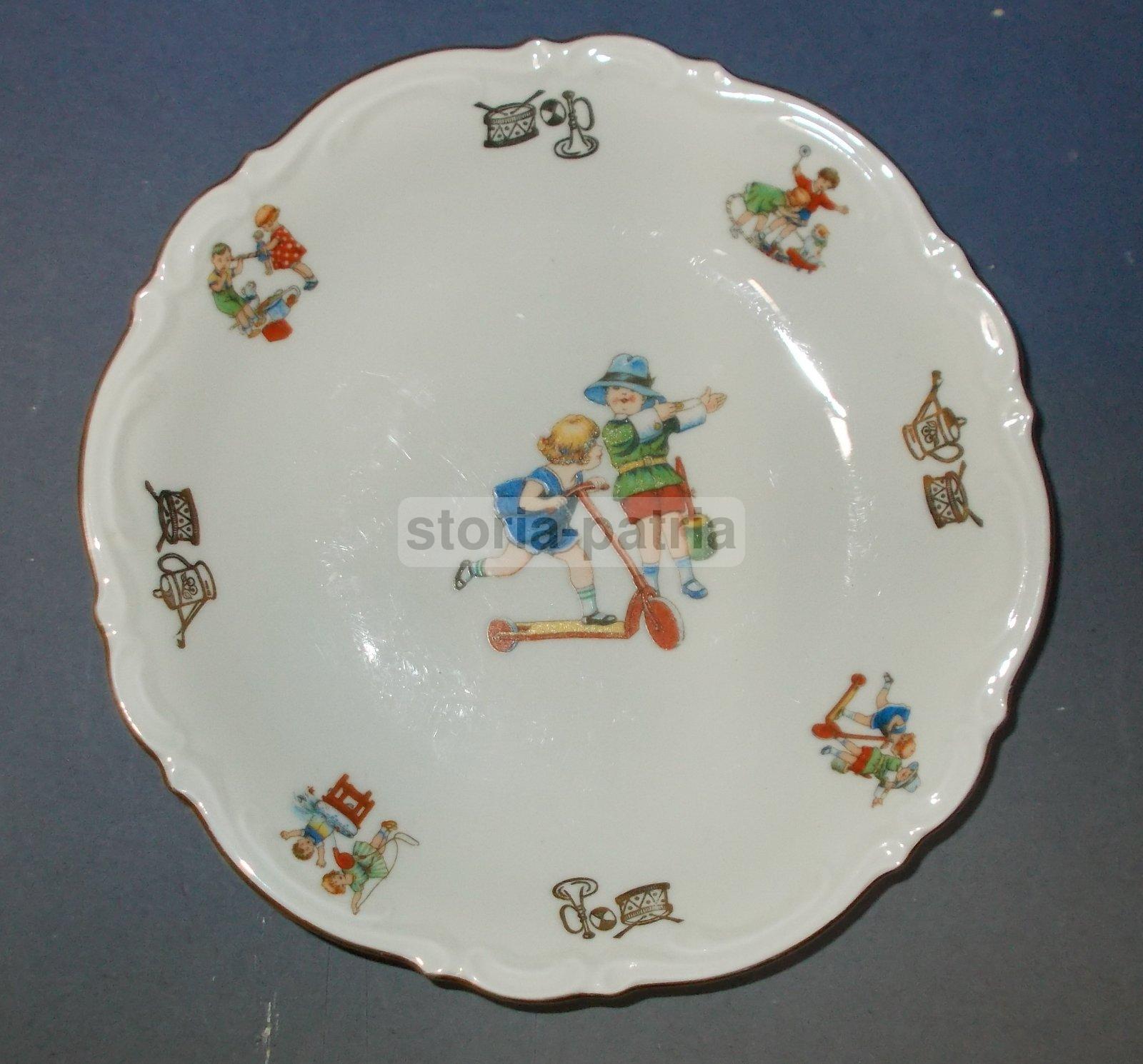 Cucina, Piatti Per Bambini, Decori Policromi Fumettistici, Gioco Del Vigile Urbano immagine 1