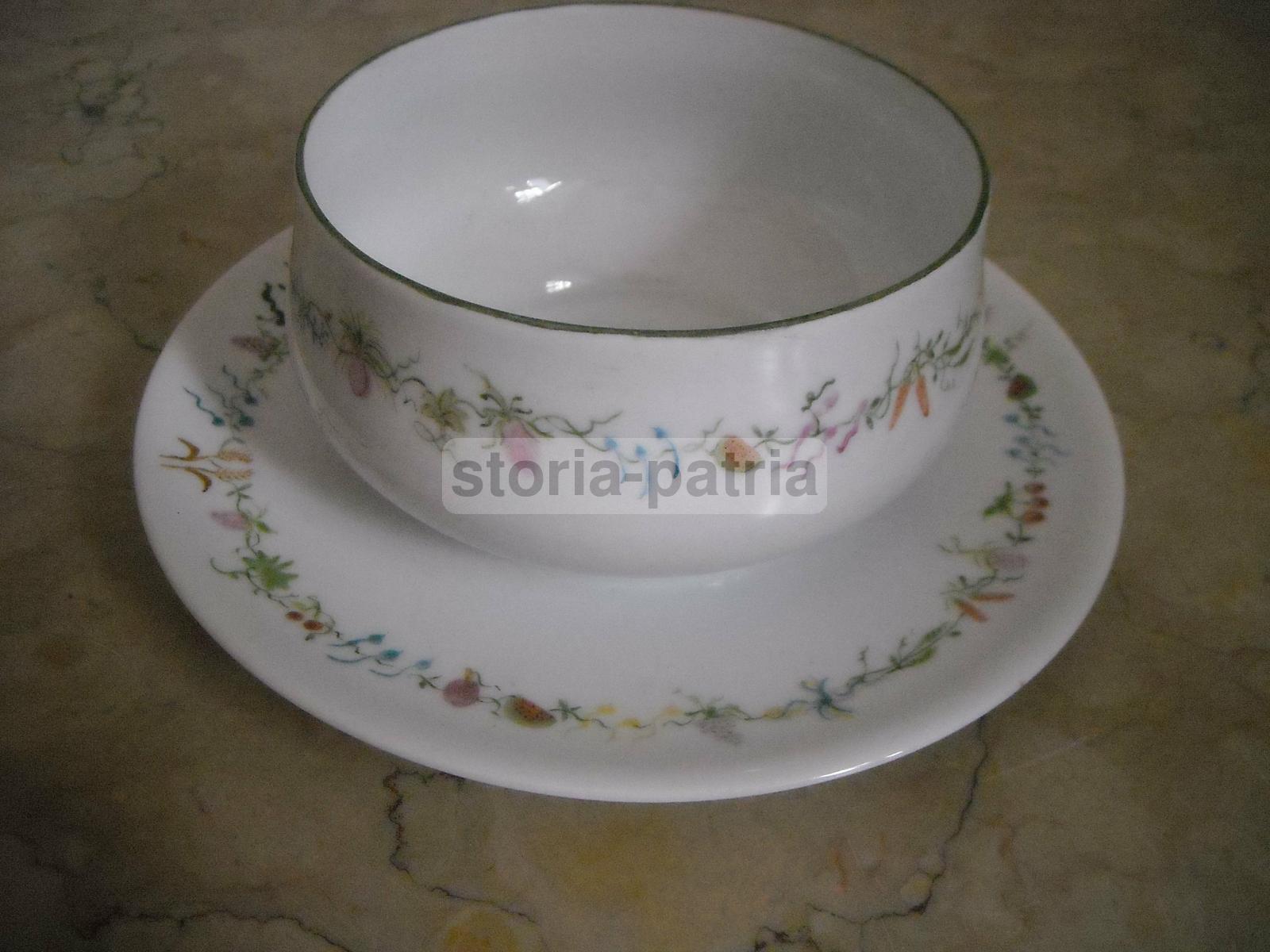 Deliziosa Porcellana Da Collezione, Hutschenreuther, Decori Con Fiori E Frutta immagine 3