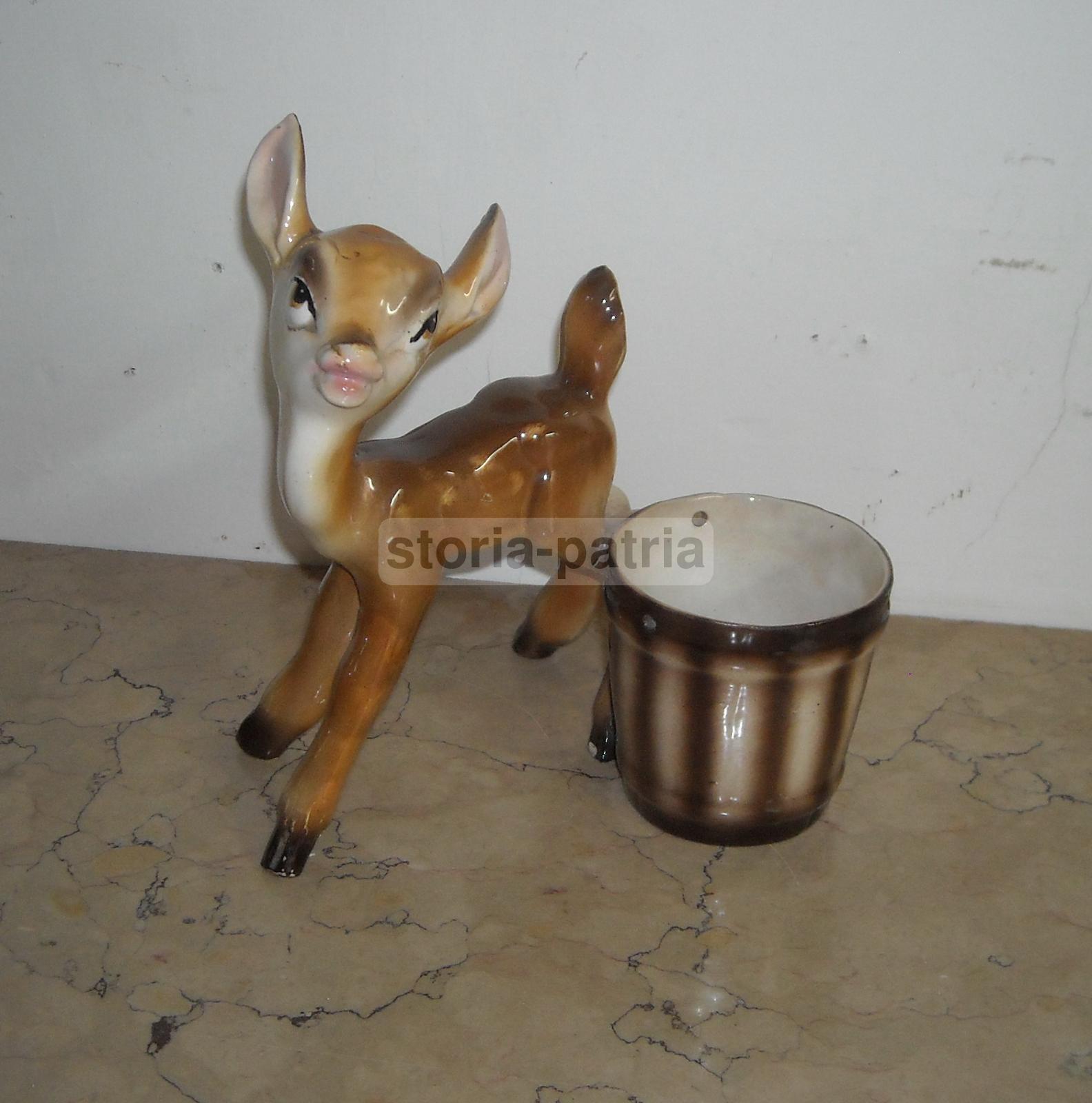 Graziosa Scultura In Ceramica, Cerbiatto Con Cesto, Decorativo Soprammobile, Utile immagine 1