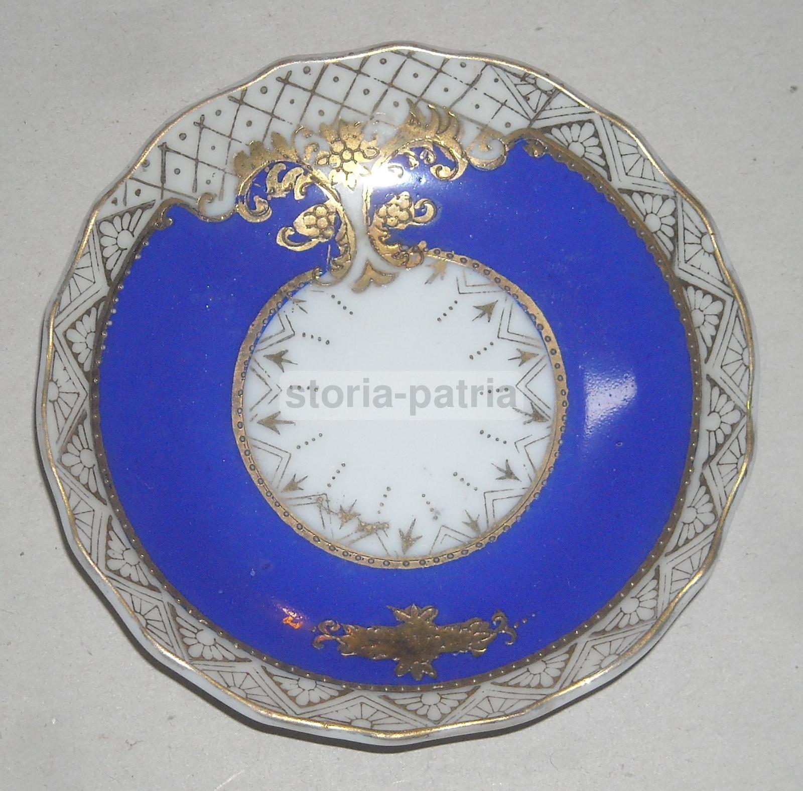Grazioso Piattino In Porcellana, Bella Decorazione In Blu E Dorature, Artistico immagine 1