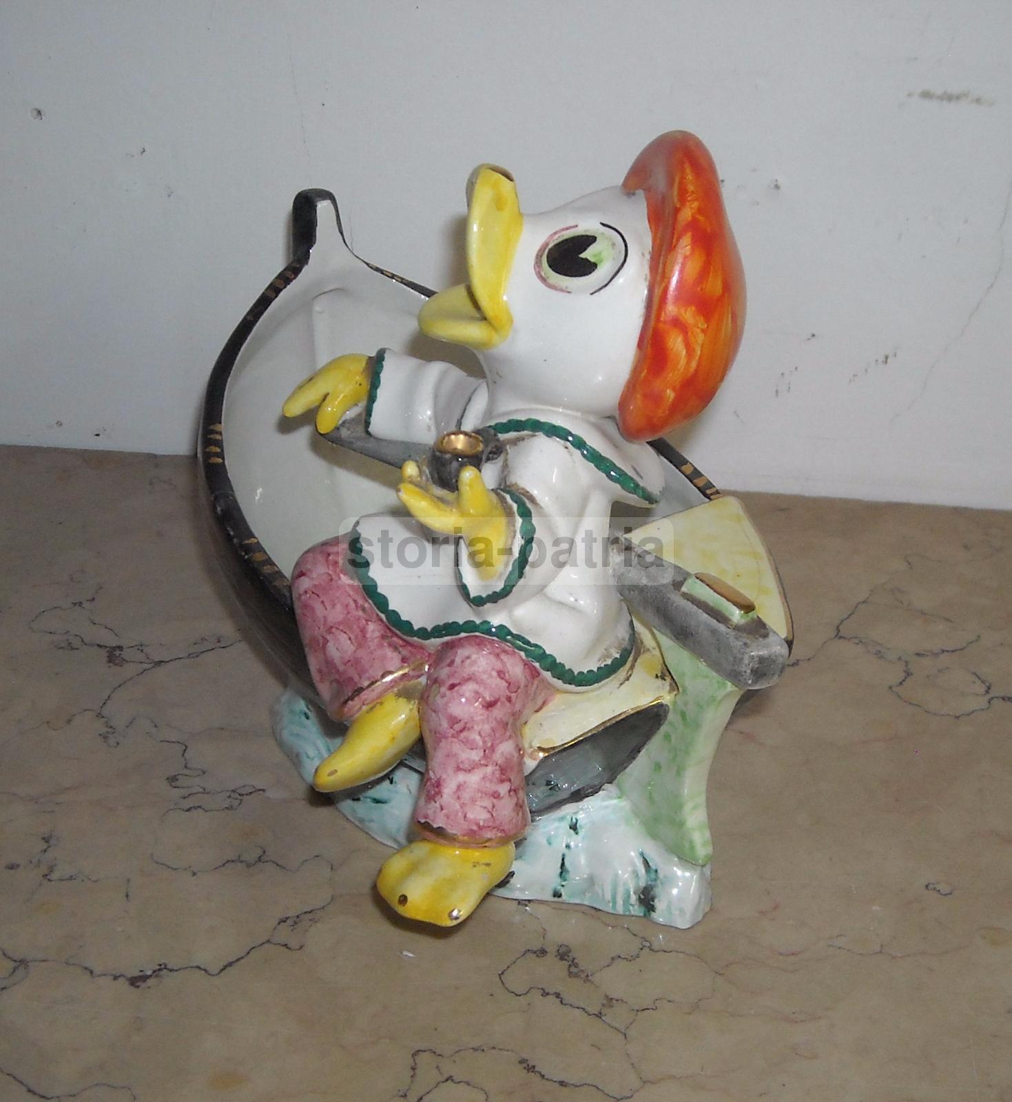 Grazioso Soprammobile d'Epoca, Paperotto Pescatore, Simpaticissima Ceramica, Marca immagine 2