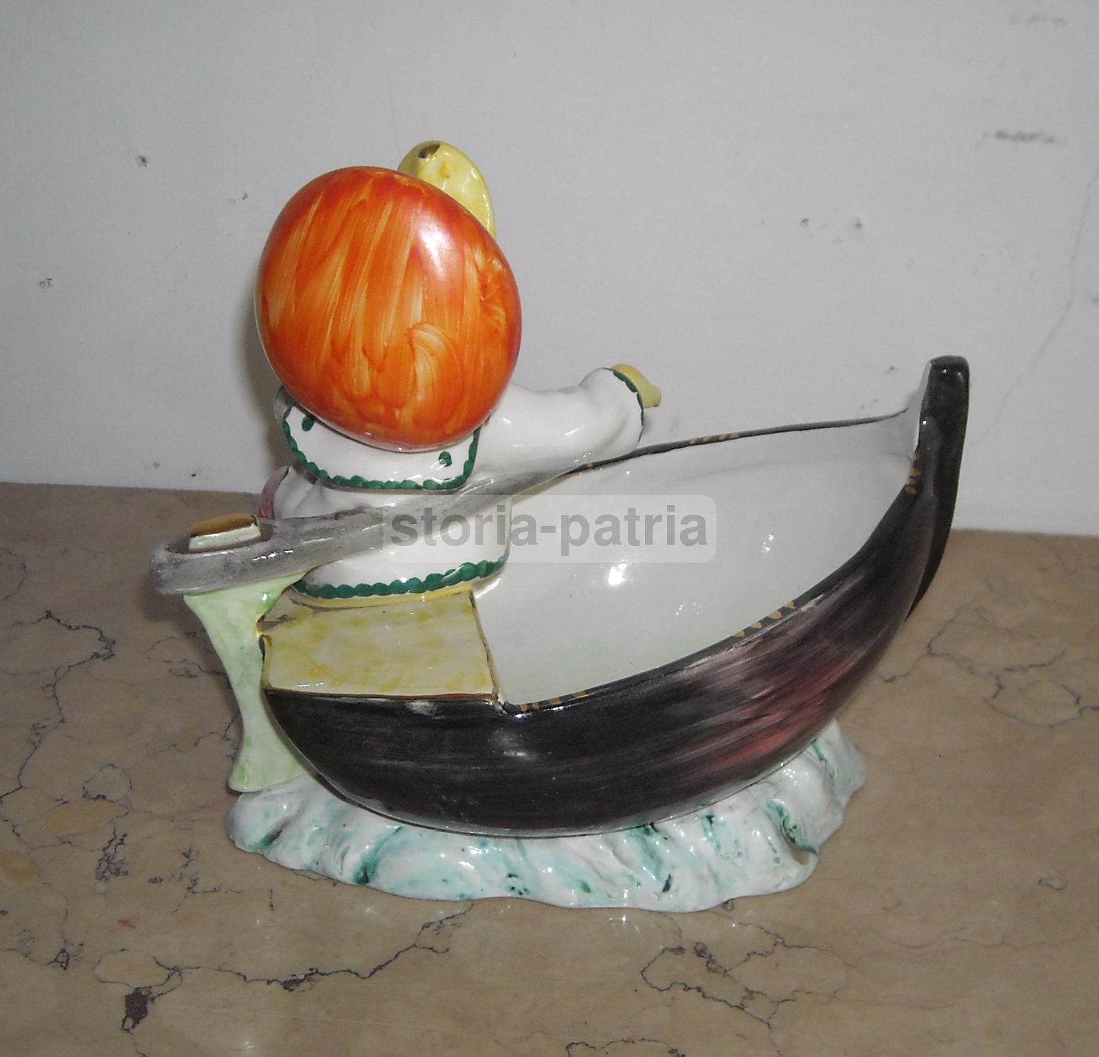 Grazioso Soprammobile d'Epoca, Paperotto Pescatore, Simpaticissima Ceramica, Marca immagine 3