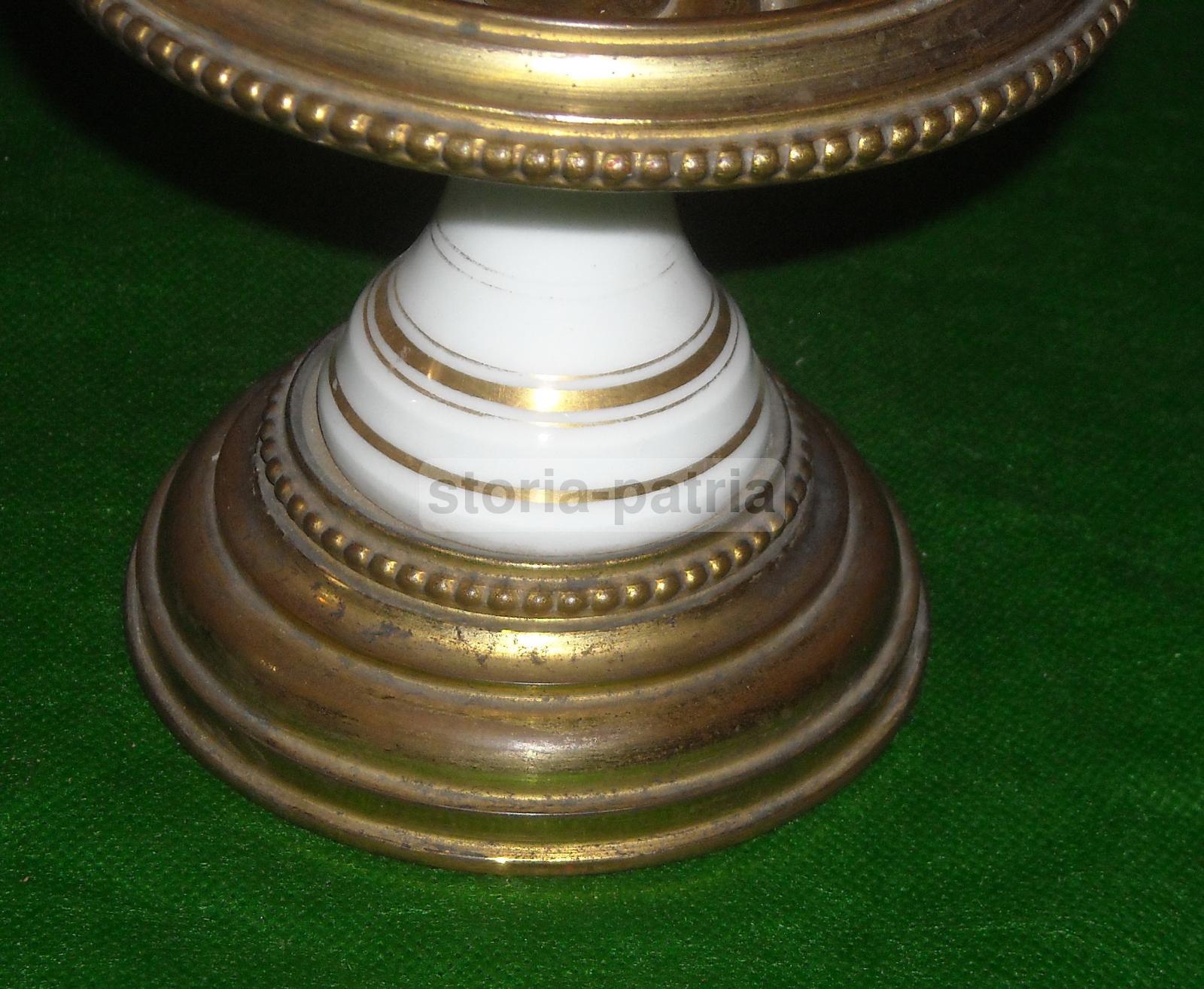 Inusuale Soprammobile Antico, Elegante Alzatina, Porcellana Dorata, Utile Supporto immagine 3