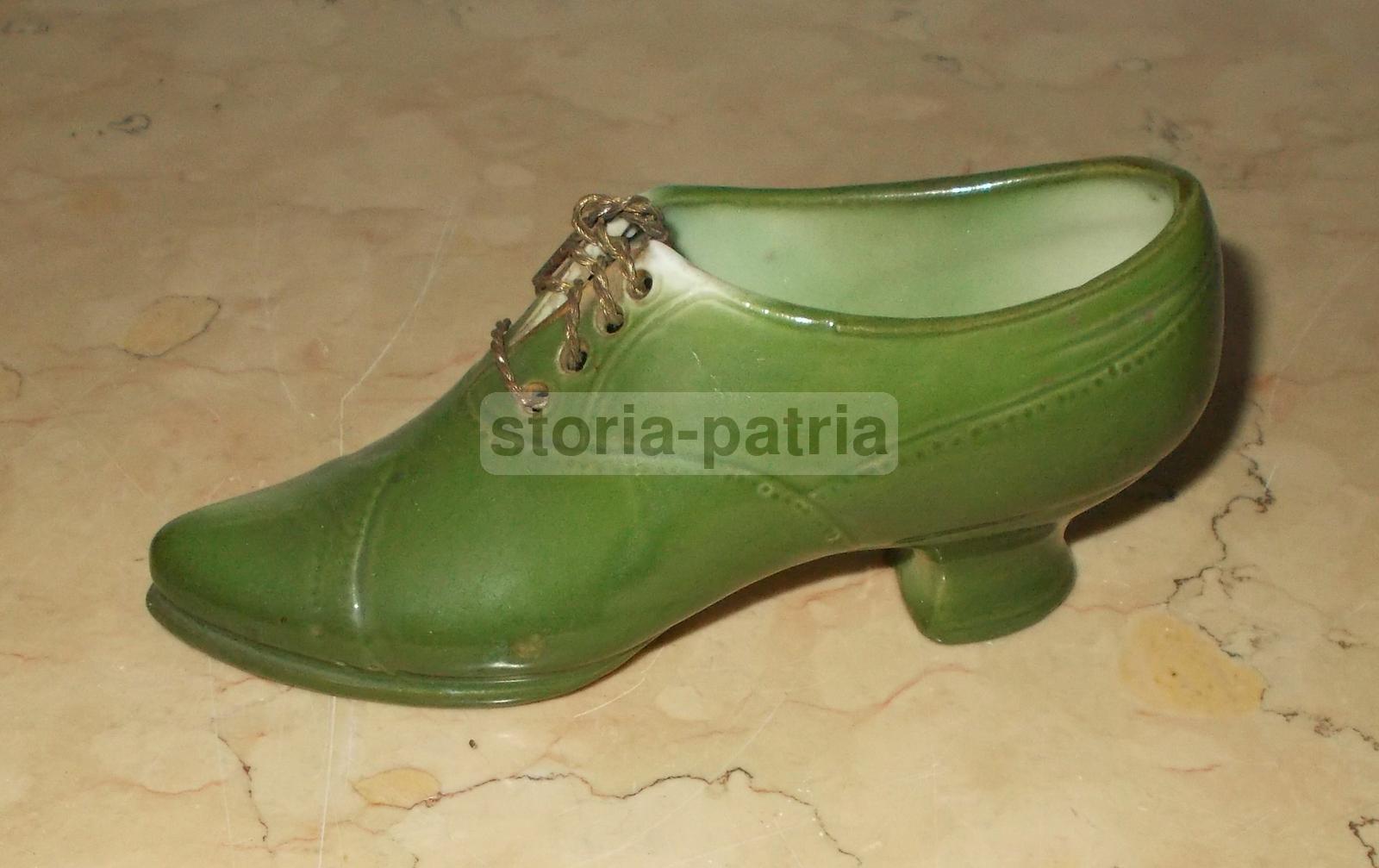 Moda, Calzature, Graziosa Scarpa In Ceramica, Decorativo Modellino, Da Collezione immagine 1