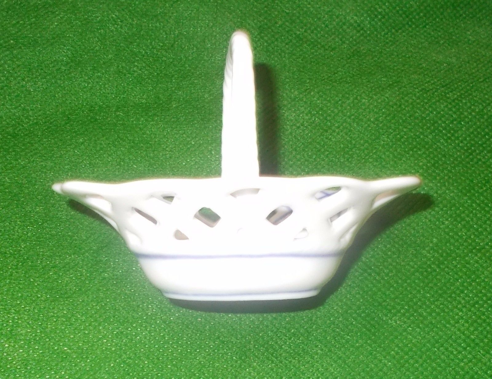 Porcellana Da Collezione, Artistico Cestino, Piacevole Modellato, Decoro In Blu immagine 3