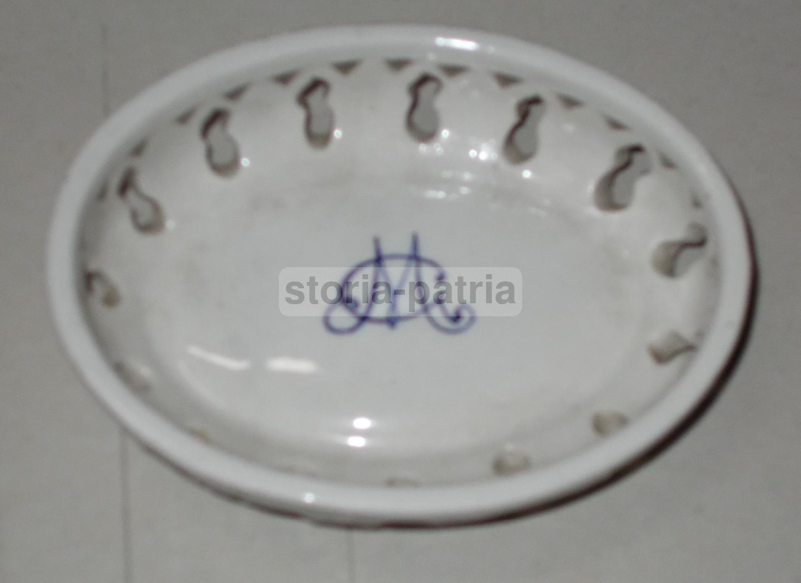Veneto, Nove, Barettoni, Grazioso Soprammobile, Decorativa Ceramica, Monogrammata immagine 3